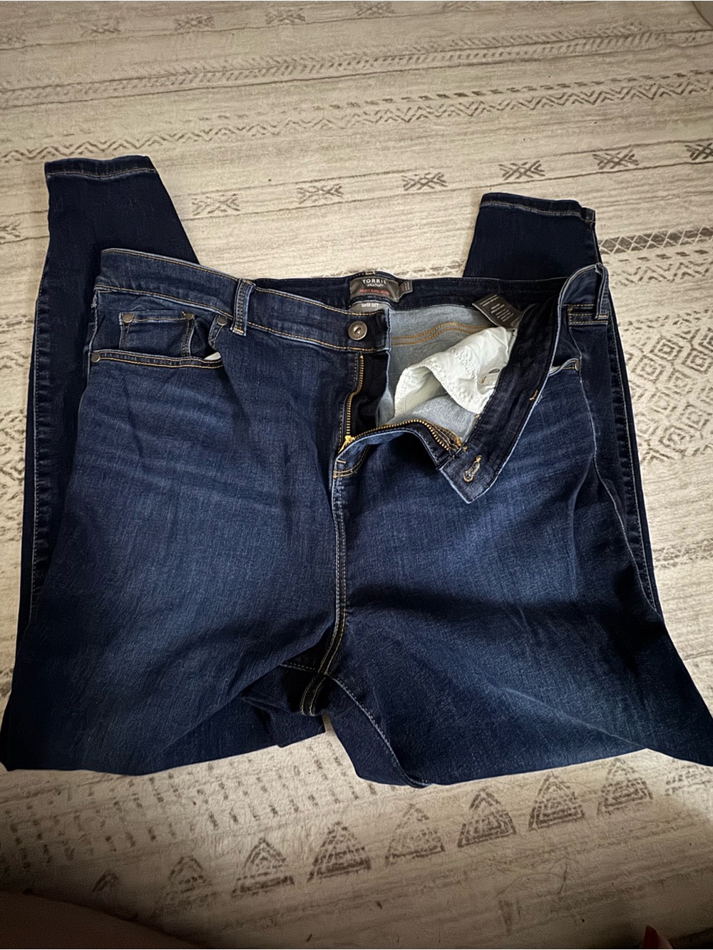 Torrid 20r super soft midfit super skinny jeans